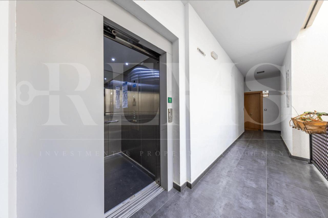Relaxing Apartment With Community Pool & Parking- Center Málaga Exterior foto
